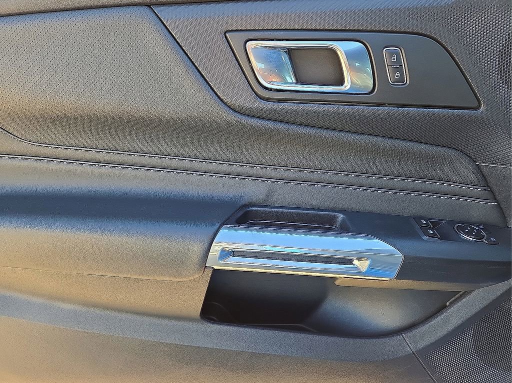Used 2024 Ford Mustang Premium image 19
