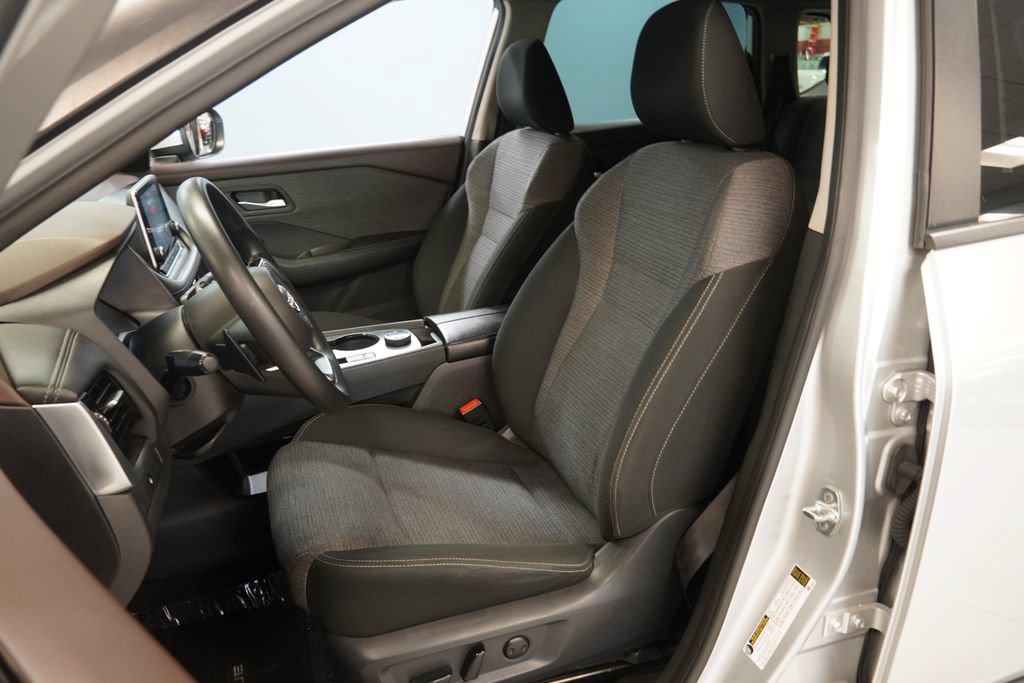 Used 2022 Nissan Rogue SV AWD/4WD image 3