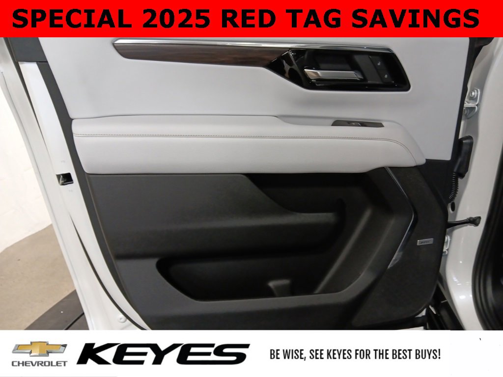 New 2025 Chevrolet Suburban Premier image 17