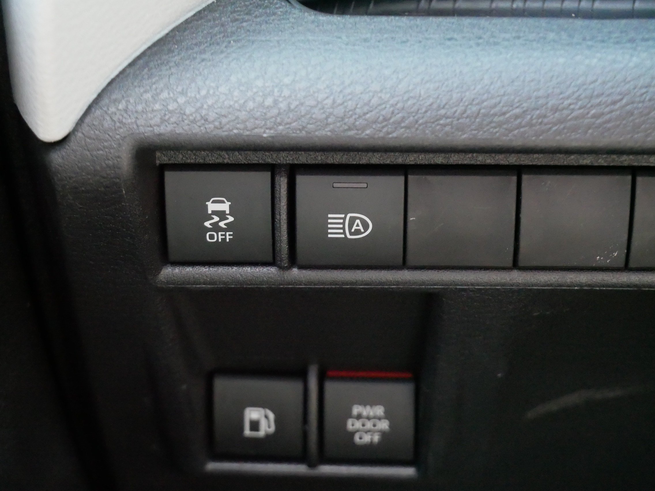 Certified 2026 Toyota Sienna LE FWD image 28