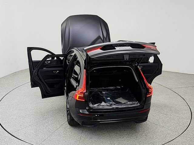 New 2026 Volvo XC60 B5 Ultra w/ Climate Package image 14