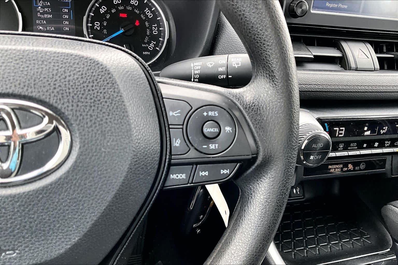 Used 2019 Toyota RAV4 LE w/ Carpet Mat Package AWD/4WD image 24