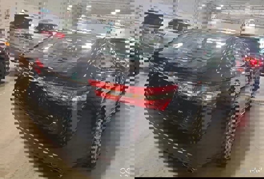 Used 2015 Toyota Avalon XLE Touring image 3