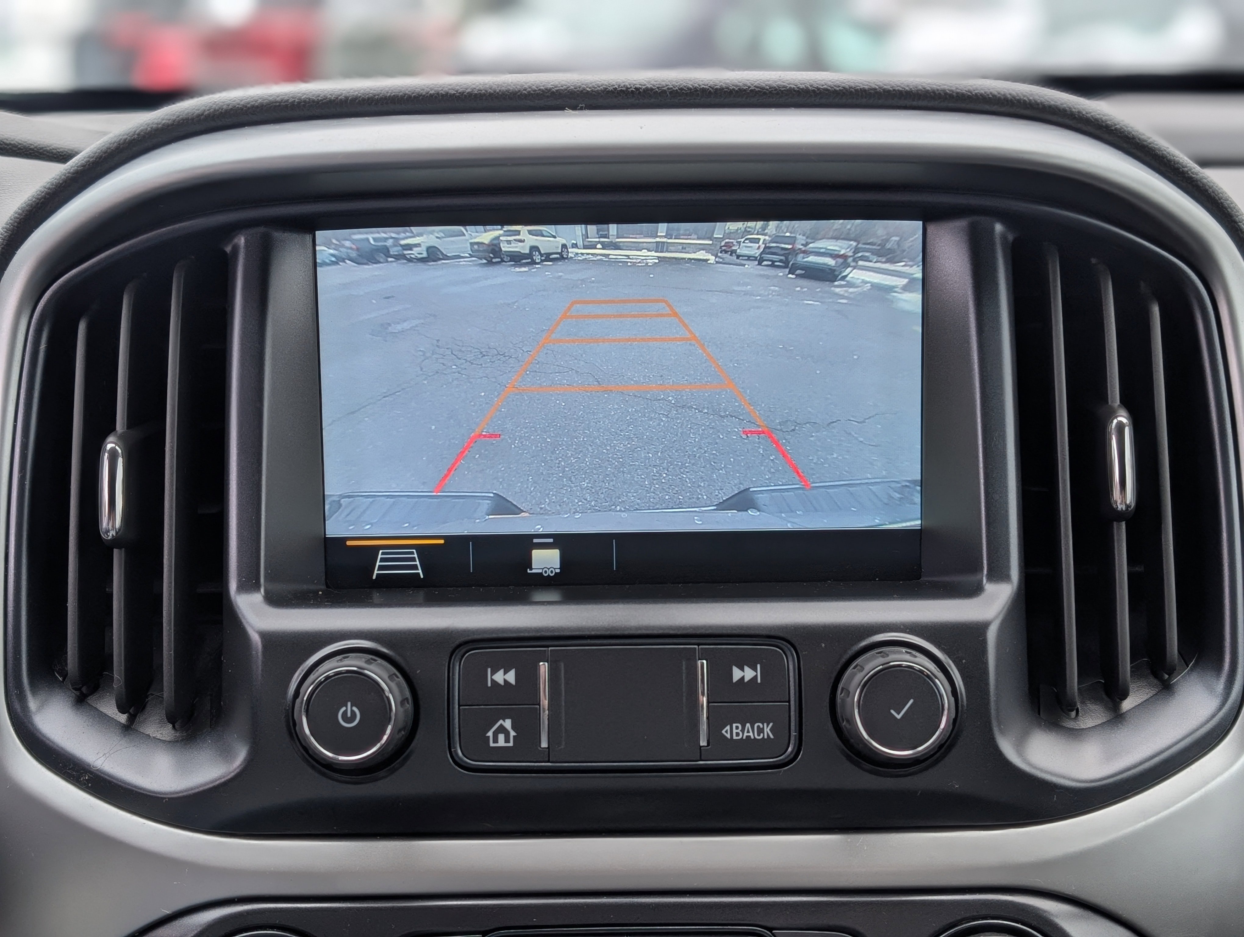 Used 2019 Chevrolet Colorado LT image 3