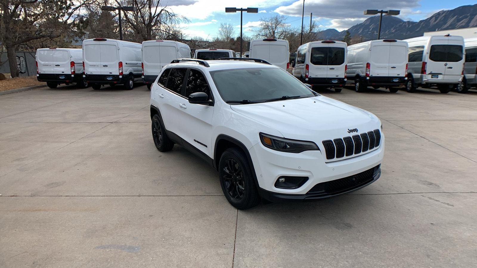 Used 2023 Jeep Cherokee Altitude Lux AWD/4WD image 7