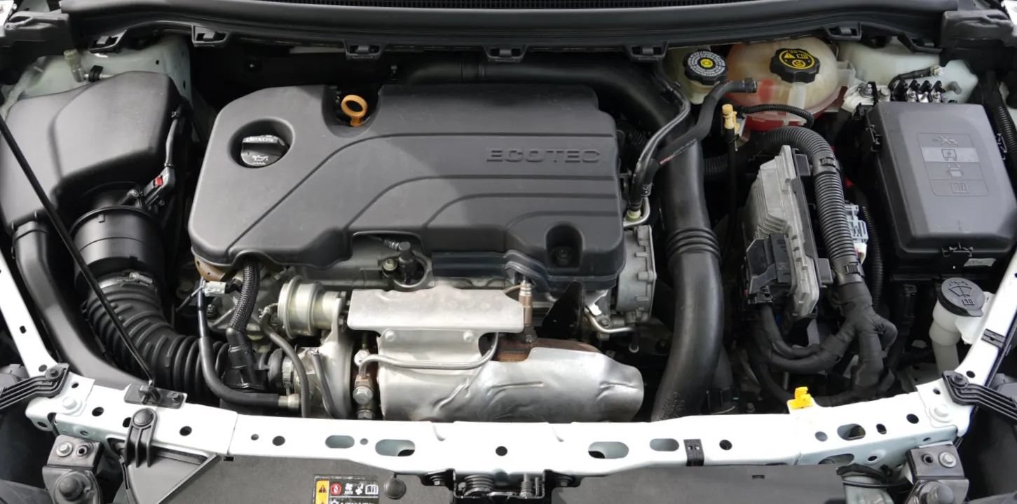 Used 2018 Chevrolet Cruze LS FWD image 14