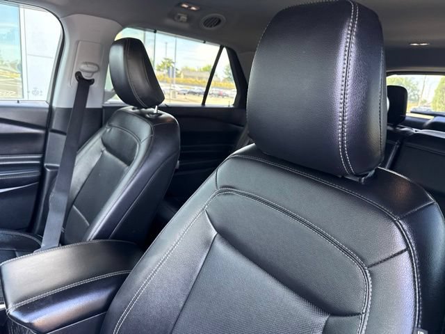 Used 2022 Ford Explorer Limited w/ Equipment Group 301A AWD/4WD image 27