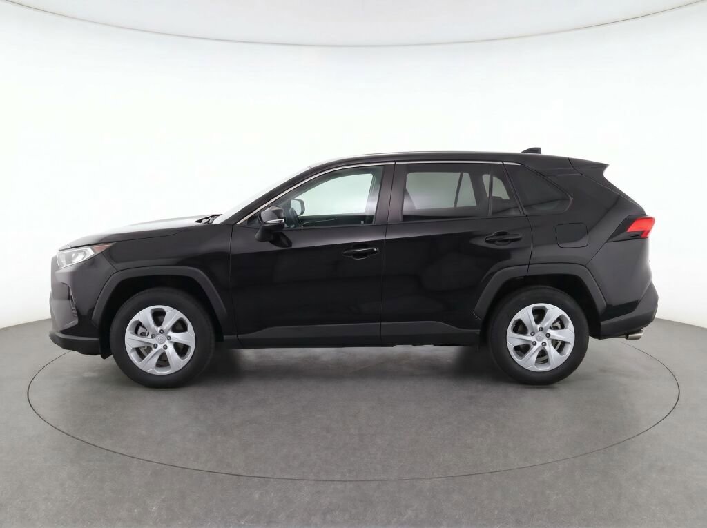 Used 2025 Toyota RAV4 LE AWD/4WD image 6