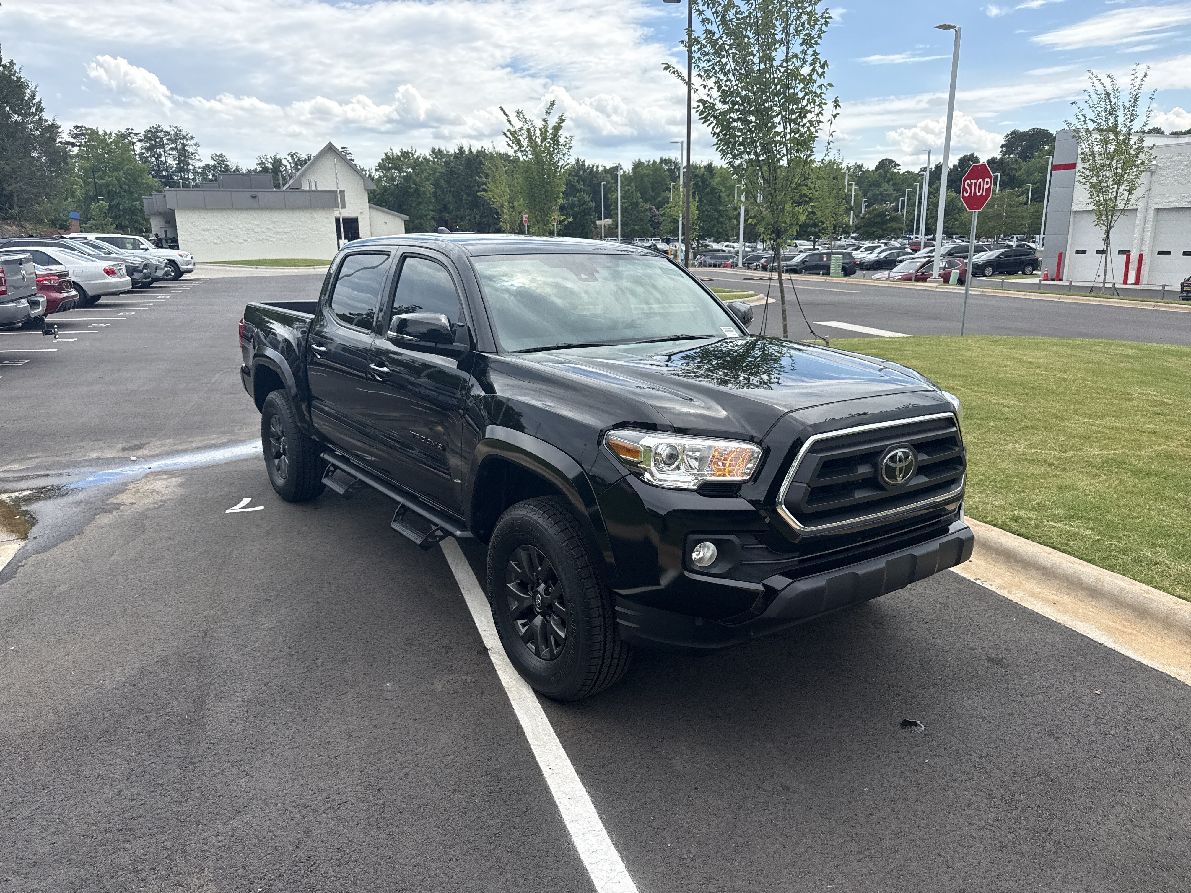 Used 2023 Toyota Tacoma SR5 w/ Technology Package AWD/4WD image 6