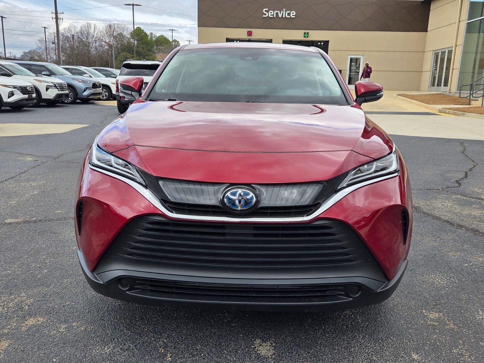 Used 2024 Toyota Venza LE image 2