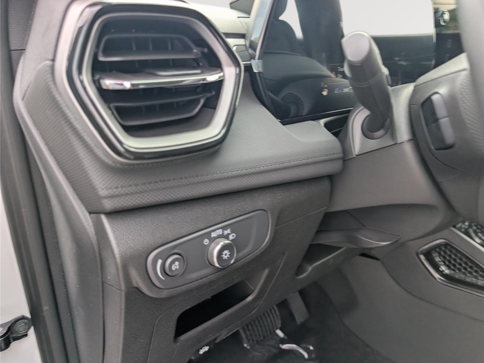 New 2026 Chevrolet TrailBlazer LS AWD/4WD image 17
