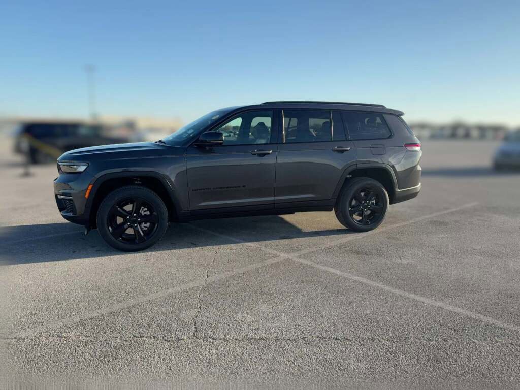 New 2025 Jeep Grand Cherokee L Limited image 5