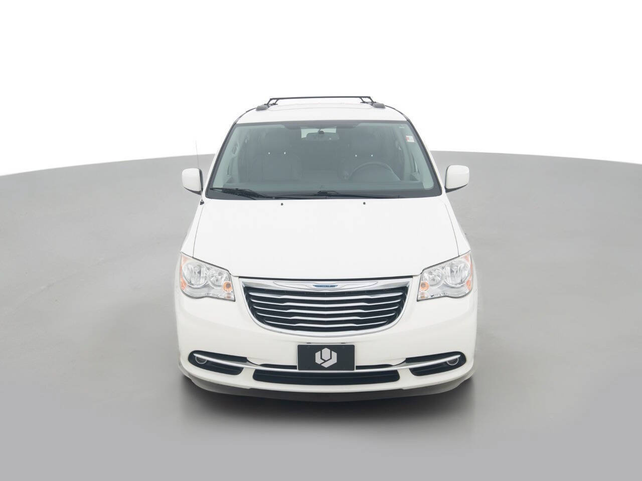 Used 2013 Chrysler Town & Country Touring FWD image 2
