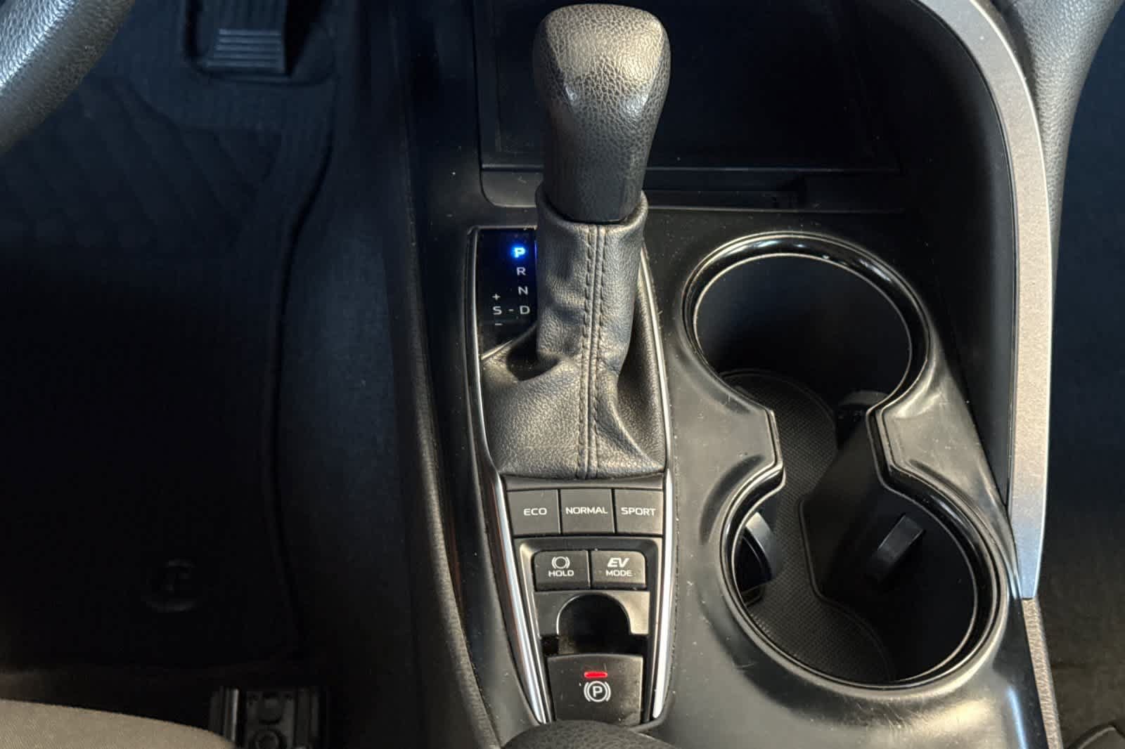Used 2020 Toyota Camry LE w/ Preferred Accessory Package FWD image 22
