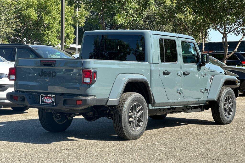 New 2026 Jeep Gladiator Sport AWD/4WD image 4