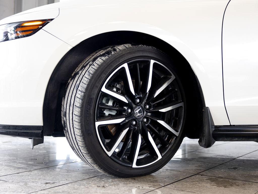 Used 2023 Honda Accord Touring image 10