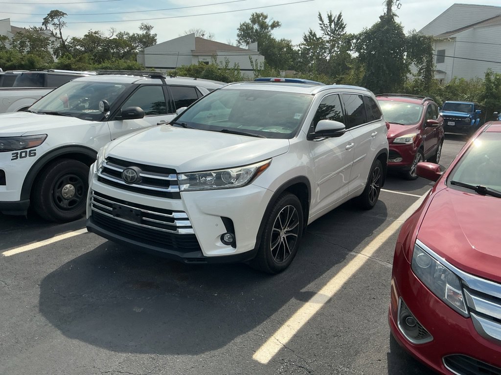 Used 2019 Toyota Highlander Limited Platinum AWD/4WD image 2