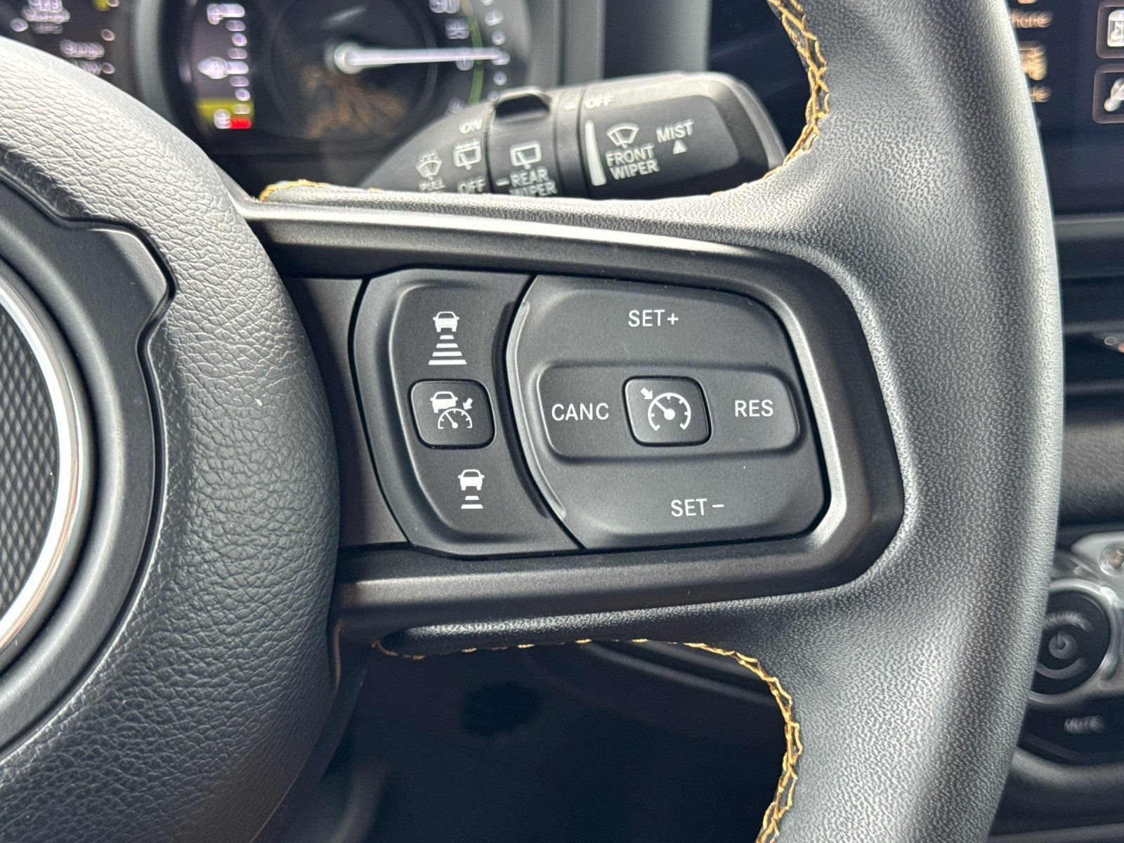 Used 2024 Jeep Wrangler Unlimited AWD/4WD image 30