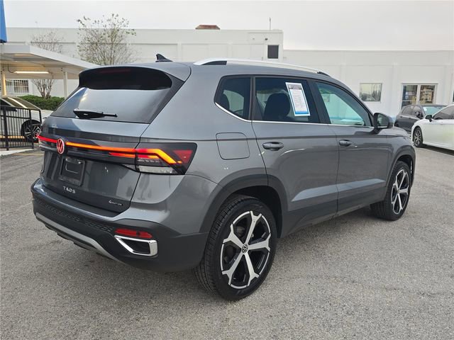 Used 2025 Volkswagen Taos SEL image 3