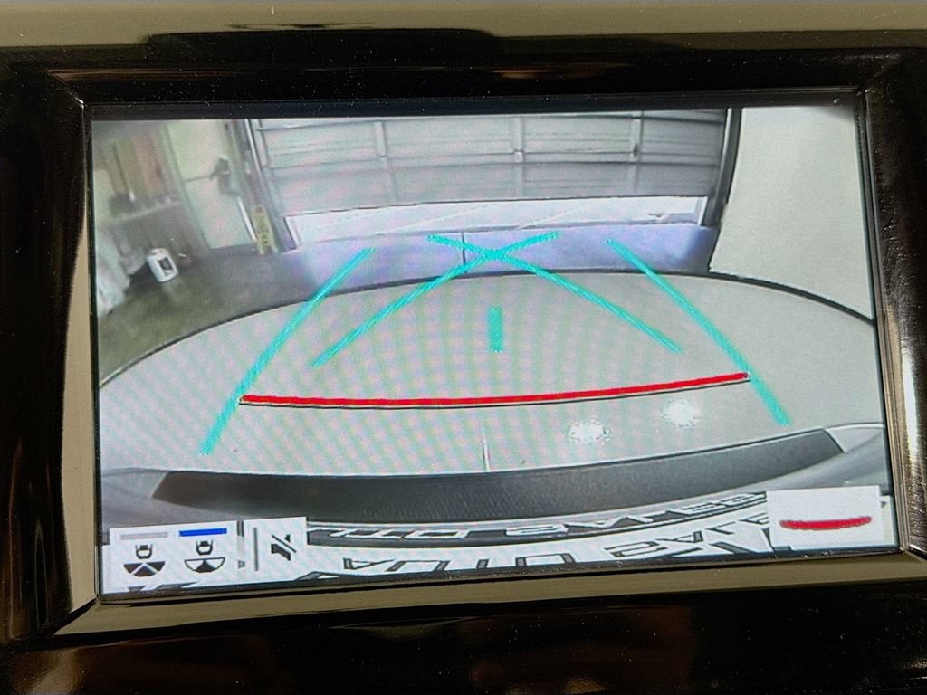 Used 2019 Toyota Camry LE w/ Convenience Package FWD image 32