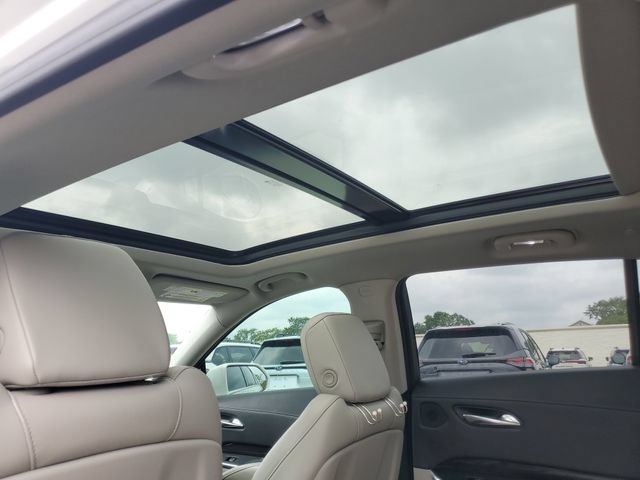 Used 2019 Cadillac XT4 Premium Luxury w/ Cold Weather Package AWD/4WD image 11