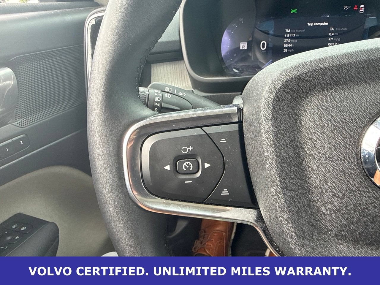 Certified 2026 Volvo XC40 B5 Plus AWD/4WD image 21