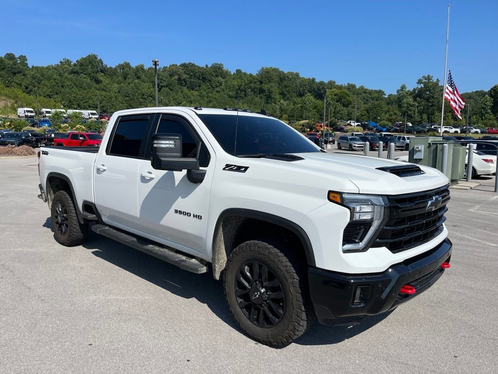 Used 2025 Chevrolet Silverado 3500 LT w/ Trail Boss Package AWD/4WD image 2