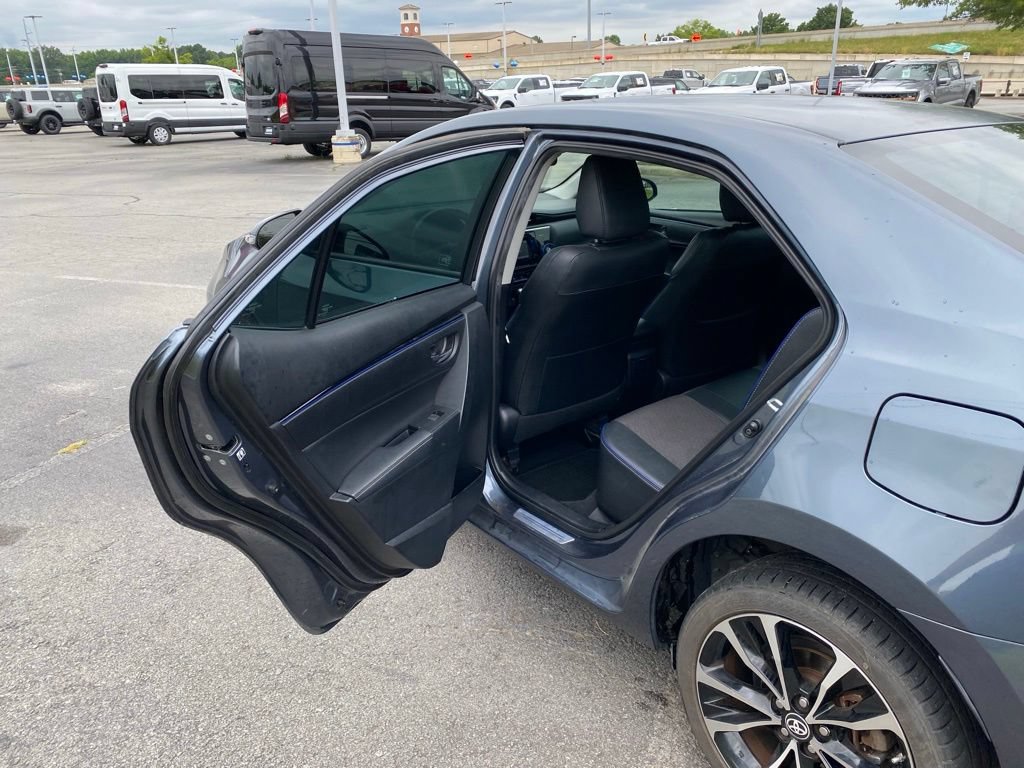 Used 2017 Toyota Corolla SE w/ Body Protection Package FWD image 27