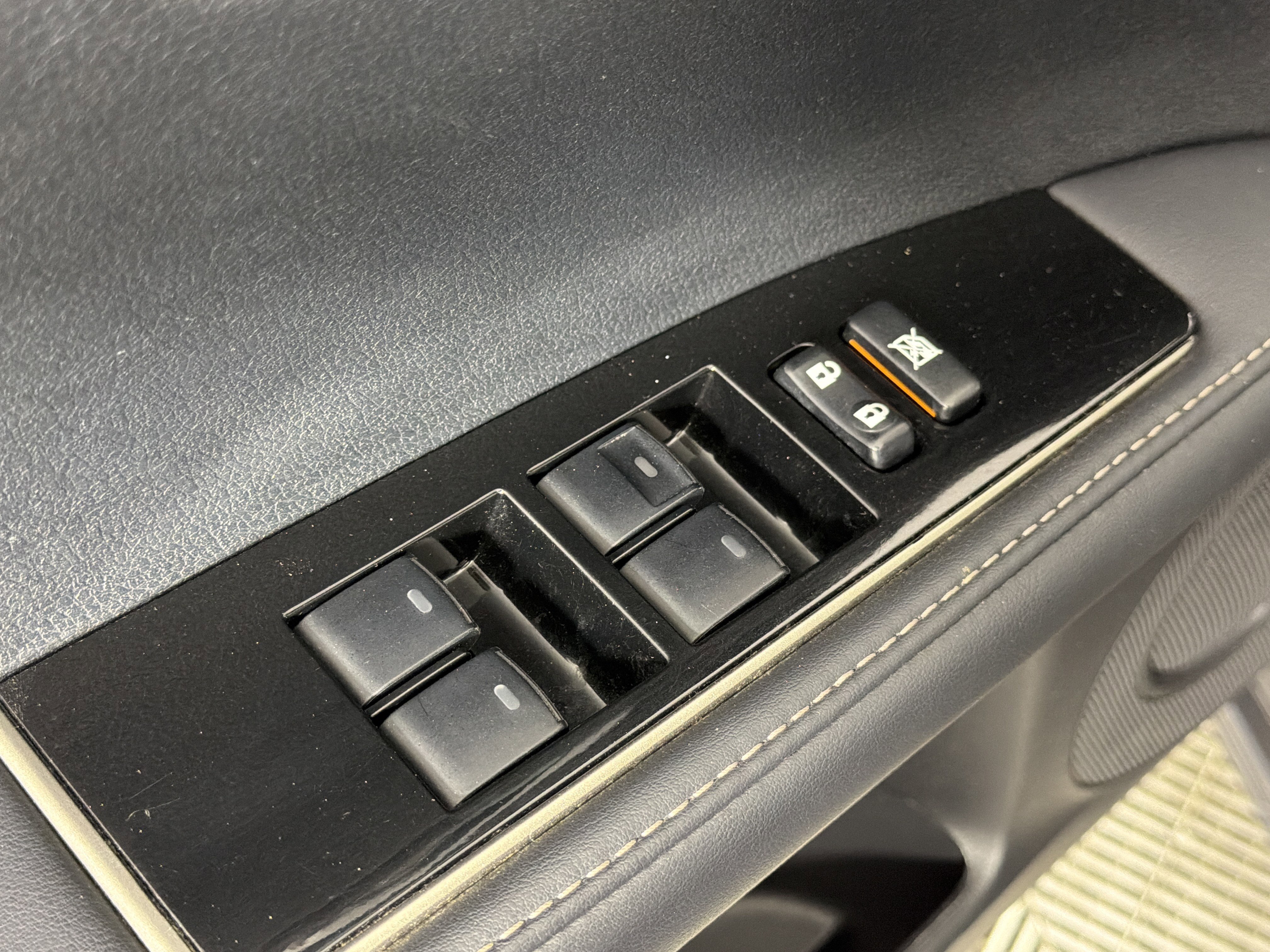 Used 2018 Lexus ES 350 w/ Luxury Package w/Wood Trim image 7