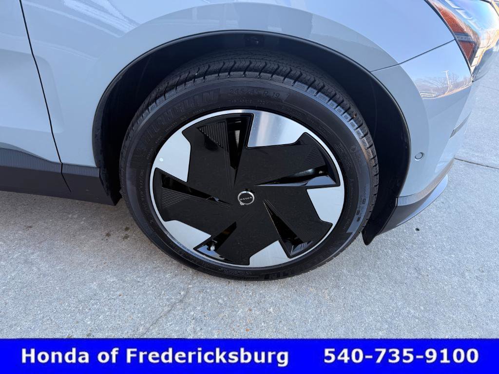 Used 2025 Volvo EX30 Ultra image 13