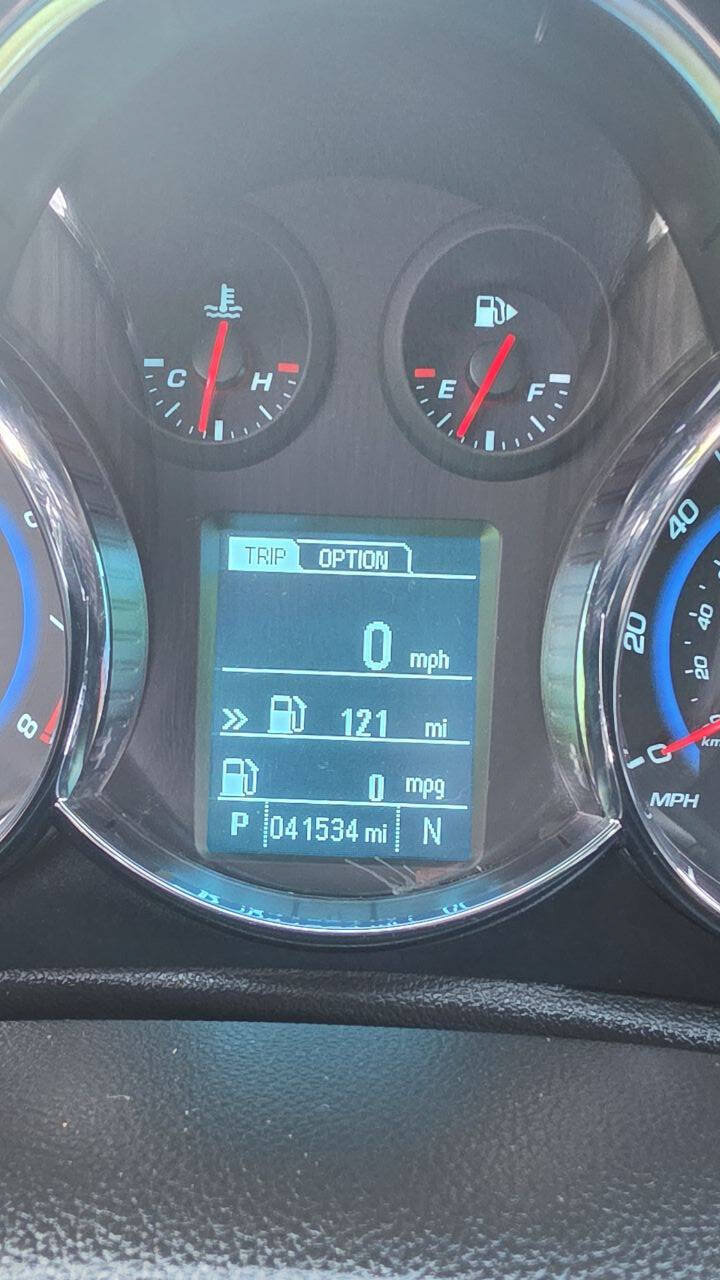 Used 2016 Chevrolet Cruze LTZ w/ Sun, Sound and Sport Package FWD image 11