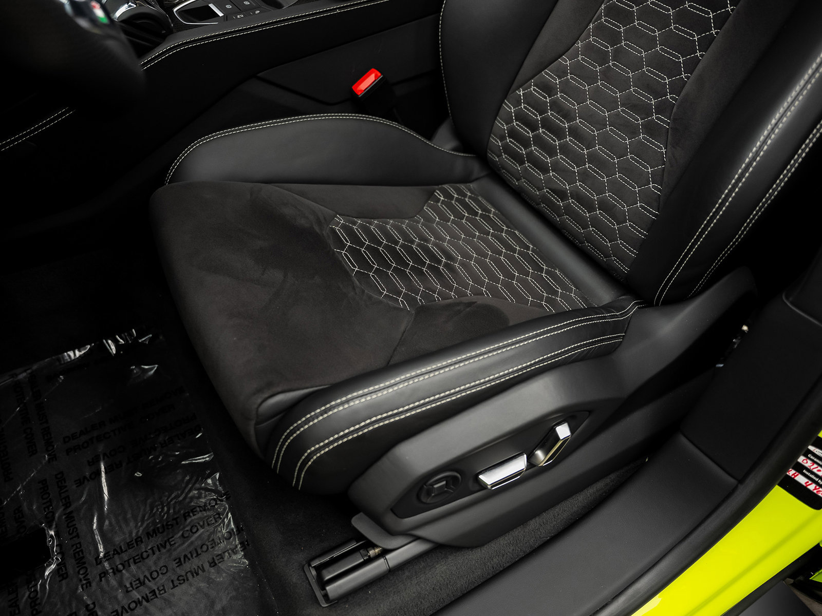 Used 2022 Lamborghini Urus AWD/4WD image 33