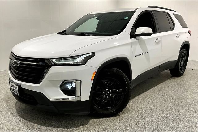 Used 2022 Chevrolet Traverse LT w/ Midnight/Sport Edition image 3