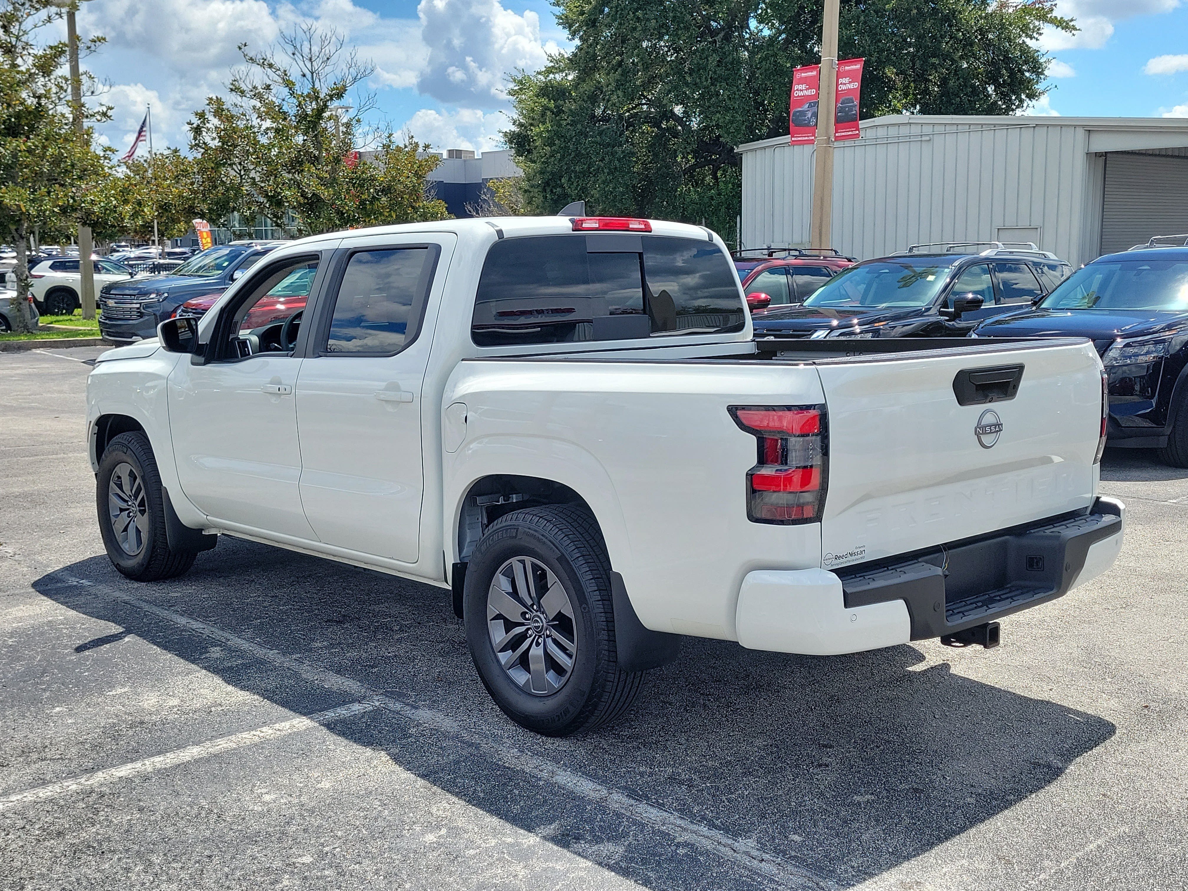 Certified 2025 Nissan Frontier SV w/ SV Convenience Package RWD image 7