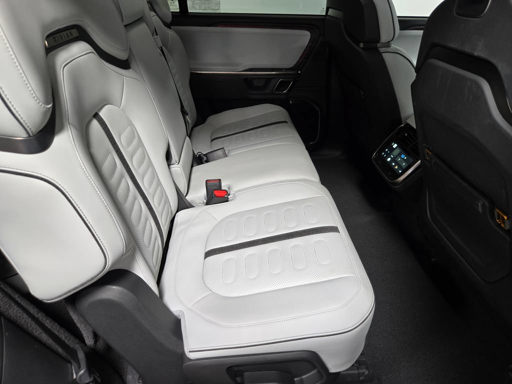 Used 2023 Rivian R1S Adventure AWD/4WD image 55