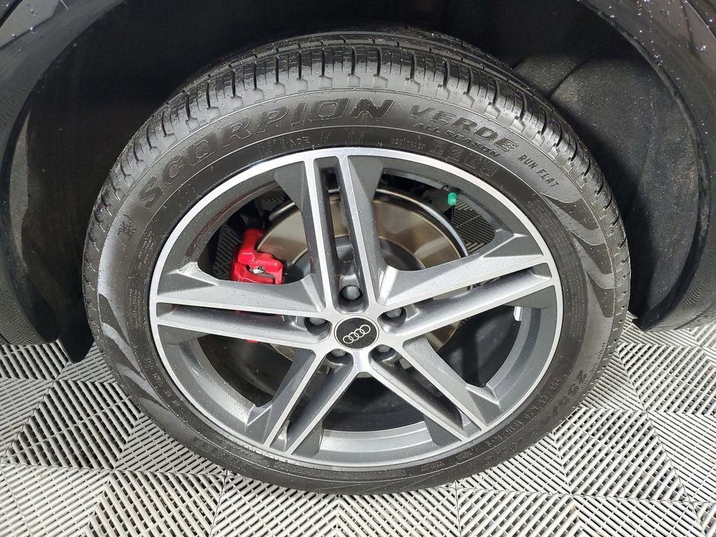 Used 2024 Audi Q5 e Premium Plus w/ Premium Plus Package image 10