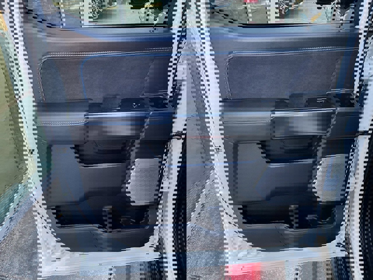 Used 2024 Ford F150 Platinum w/ Equipment Group 702A High image 27