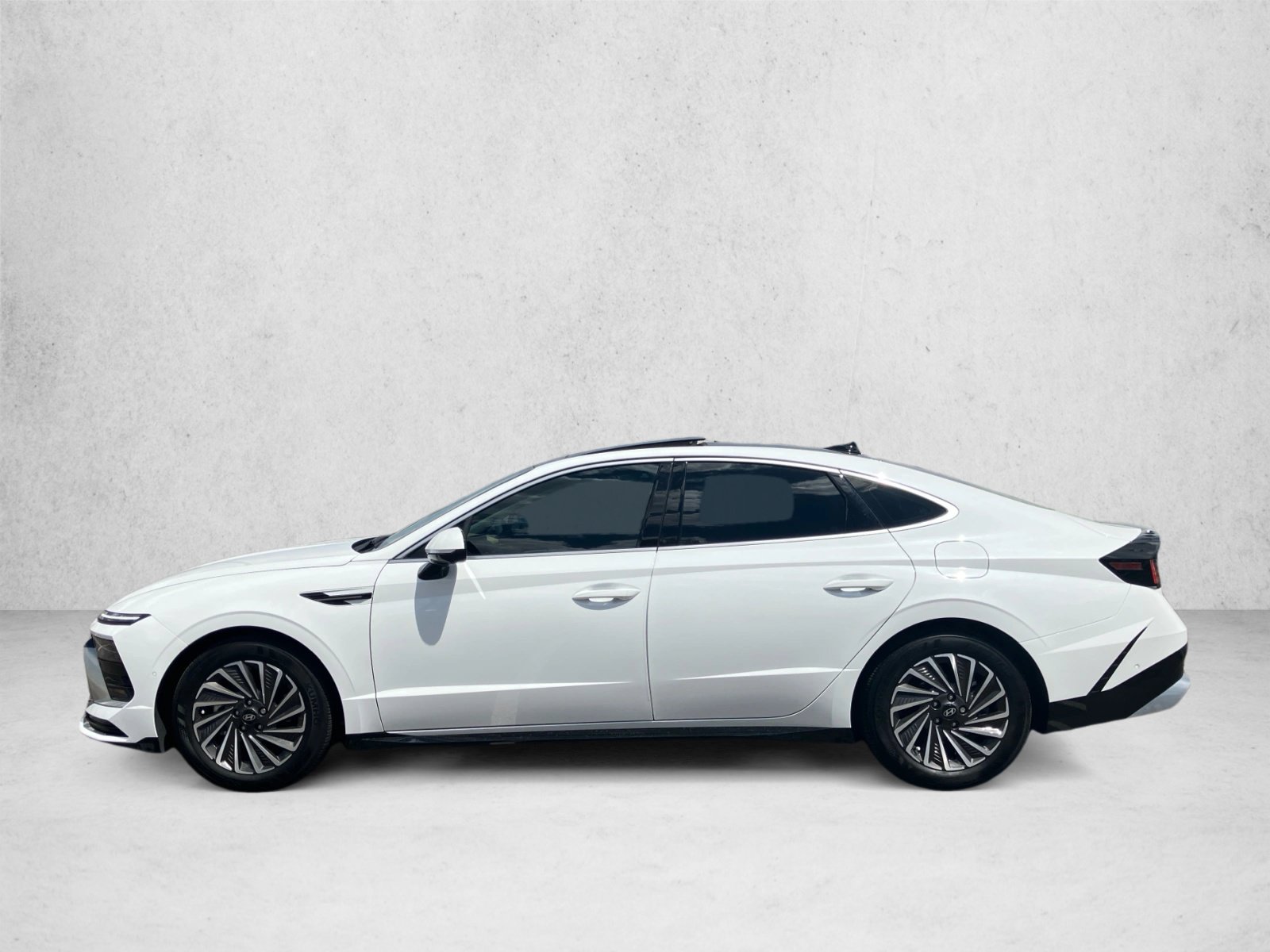 Used 2025 Hyundai Sonata Limited FWD image 8