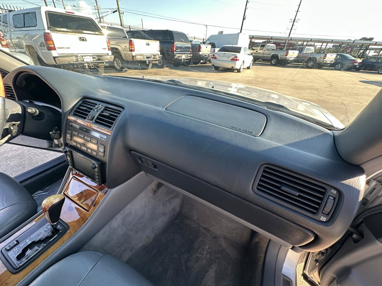 Used 1999 Lexus LS 400 w/ Premium Pkg RWD image 25