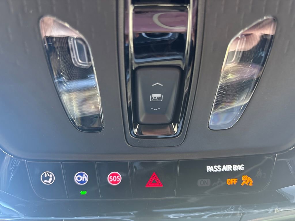 New 2026 Cadillac Optiq Luxury 2 image 18