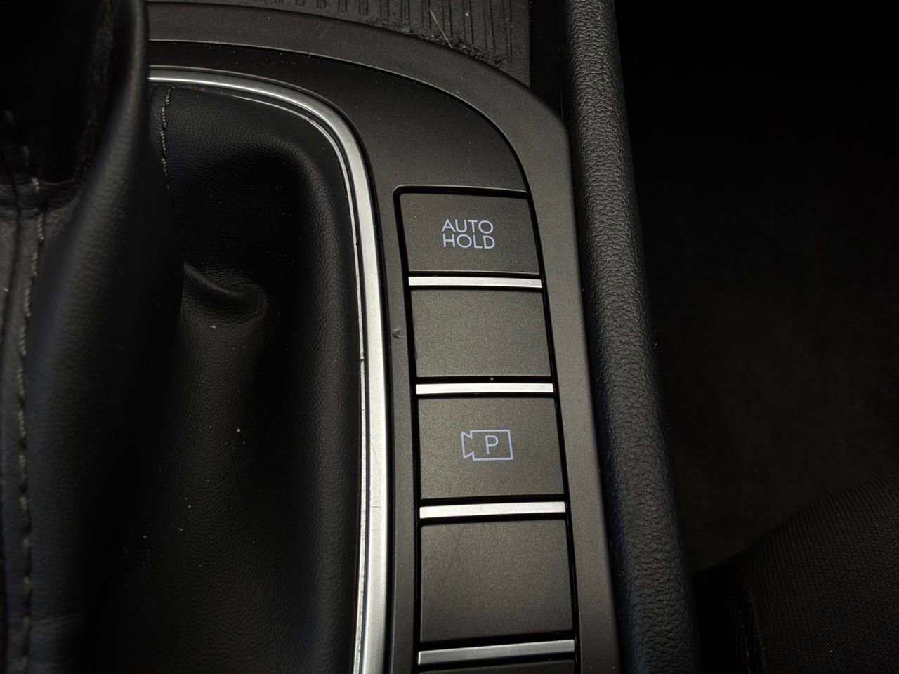 Used 2025 Hyundai Kona SEL FWD image 24