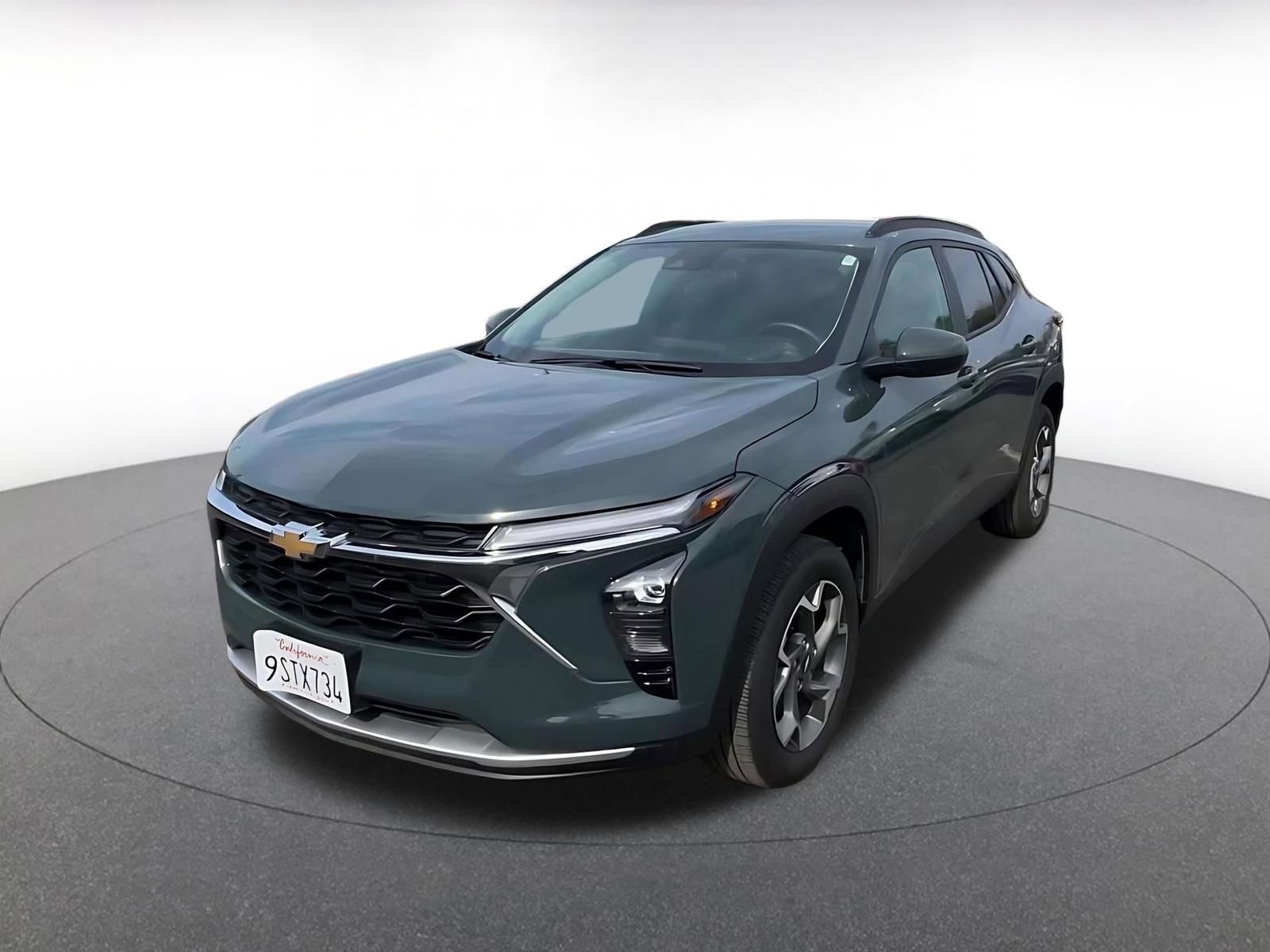 Used 2025 Chevrolet Trax LT w/ LT Convenience Package image 7