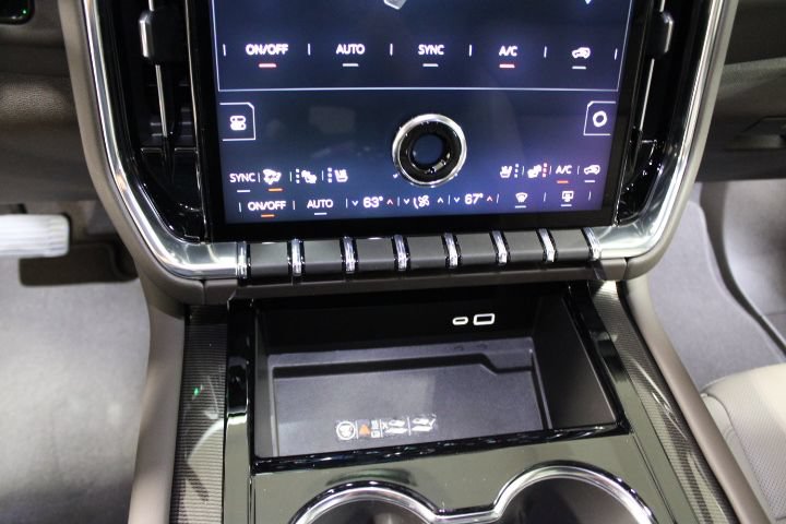 New 2026 GMC Yukon Elevation w/ Elevation Premium Package AWD/4WD image 36