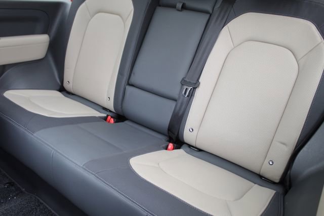 Used 2023 Land Rover Defender 90 X-Dynamic SE image 5