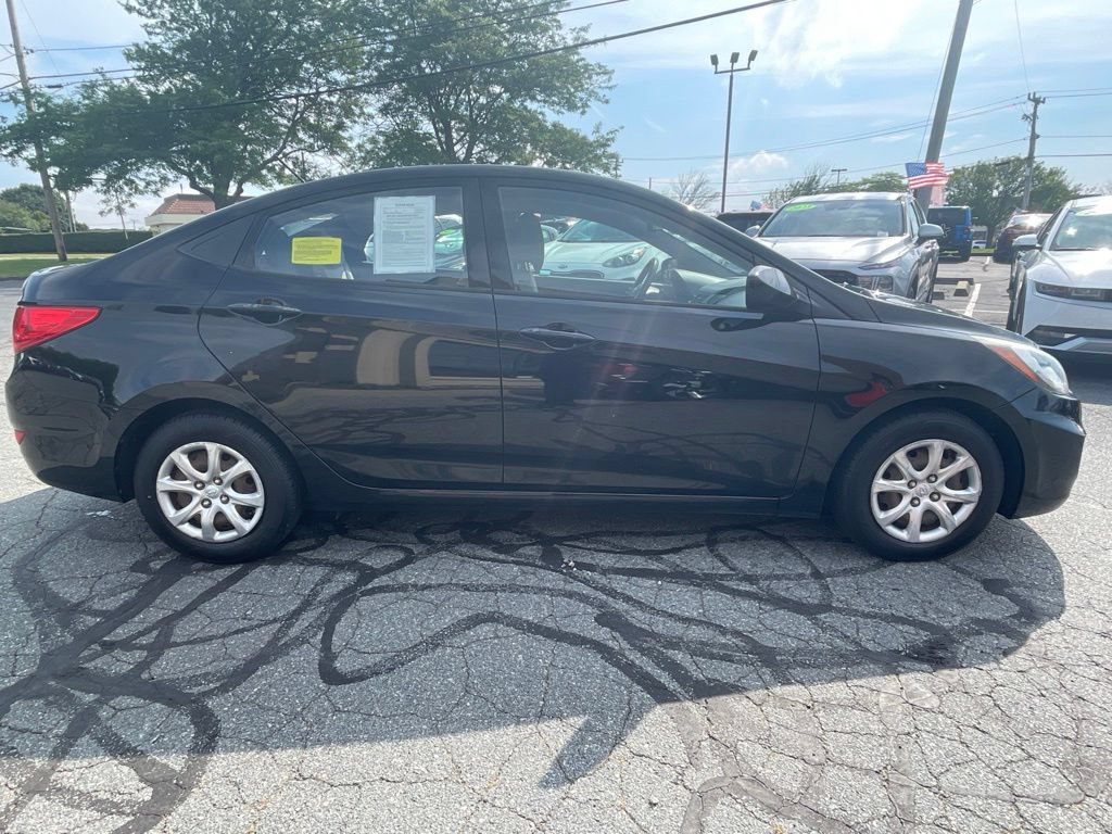 Used 2013 Hyundai Accent GLS FWD image 4