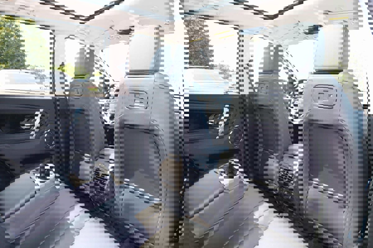 Used 2024 Land Rover Discovery Sport S image 16