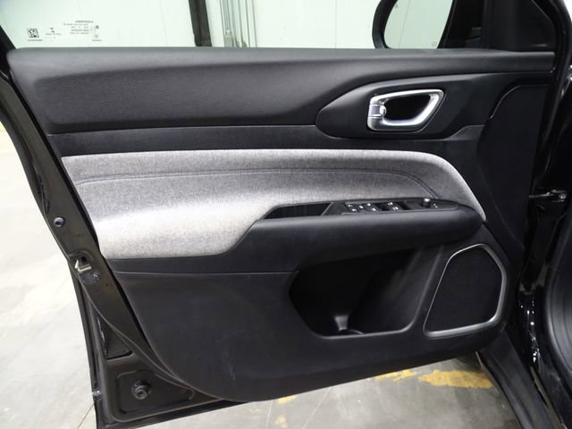 Used 2022 Jeep Compass Latitude image 16