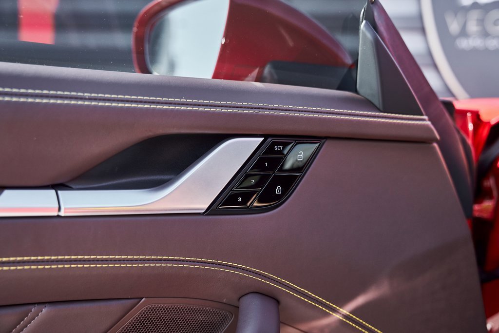 Used 2021 Porsche 911 Turbo S image 30