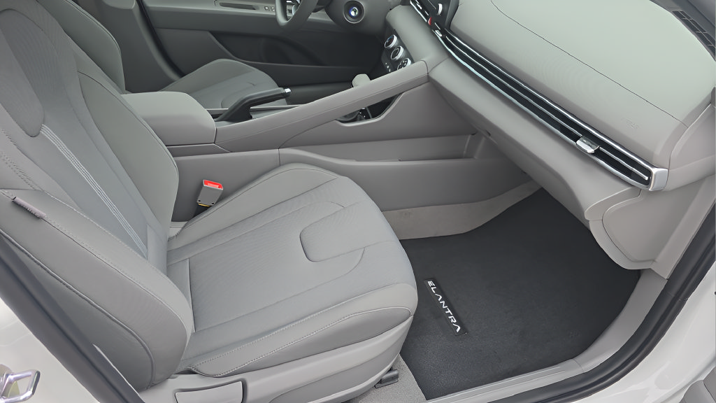 New 2026 Hyundai Elantra SE FWD image 13