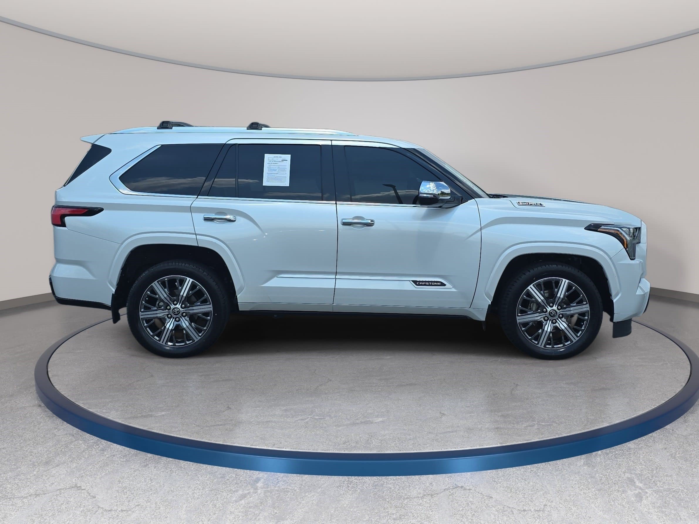 Used 2023 Toyota Sequoia Capstone AWD/4WD image 4